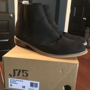 Chelsea Black Boot- sz 9 pre- owned